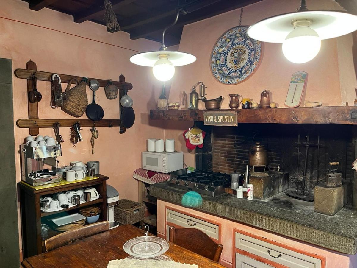 La Finestra Sul Borgo Dimora Storica Apartamento Laterina Exterior foto
