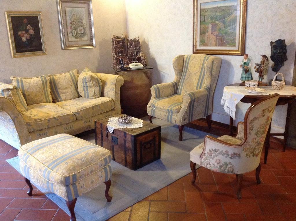 La Finestra Sul Borgo Dimora Storica Apartamento Laterina Exterior foto