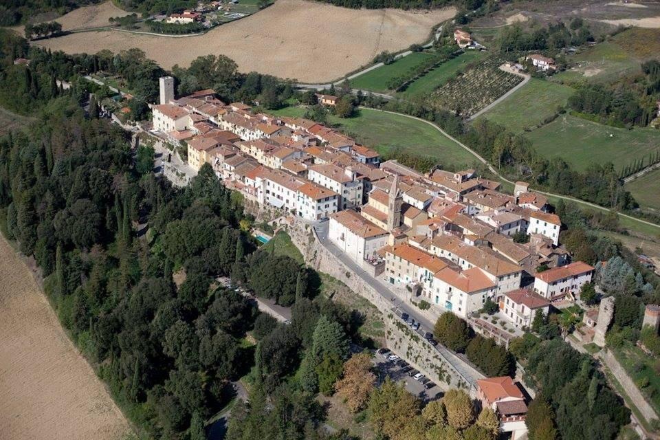 La Finestra Sul Borgo Dimora Storica Apartamento Laterina Exterior foto
