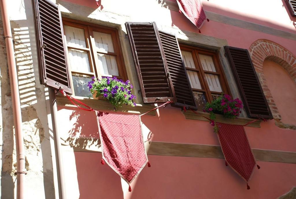 La Finestra Sul Borgo Dimora Storica Apartamento Laterina Exterior foto